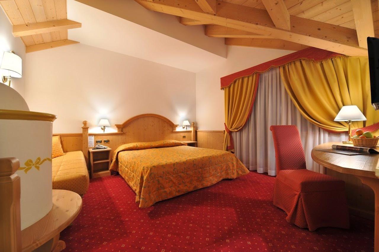 Sporthotel Rosatti Dimaro Luaran gambar